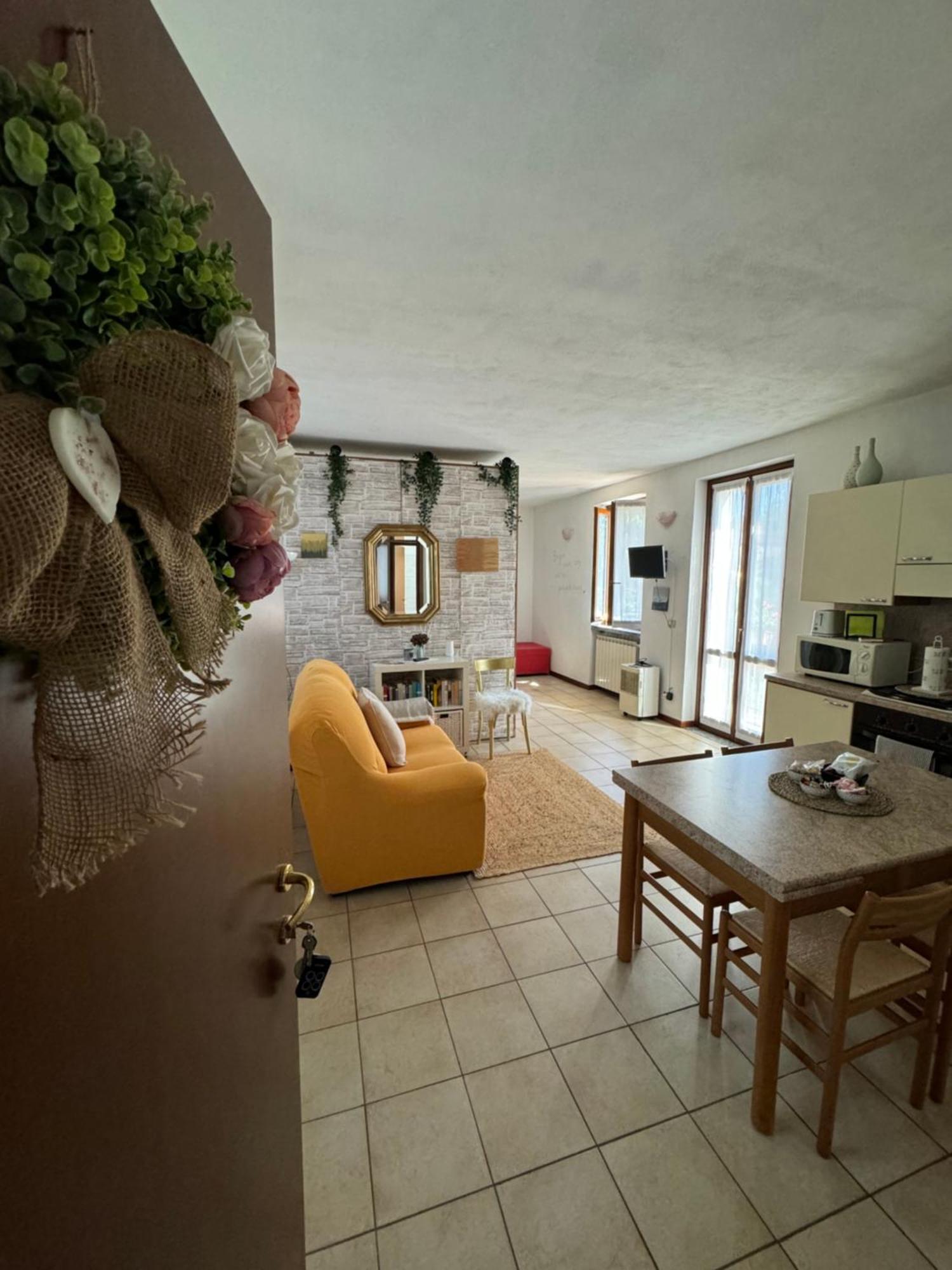 Casa Nonna Elide Apartment Besozzo Екстериор снимка