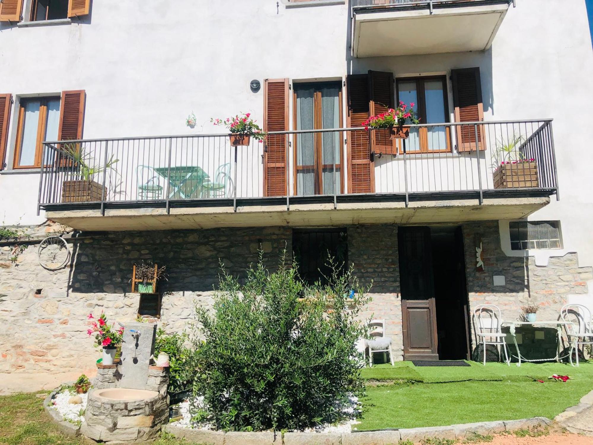 Casa Nonna Elide Apartment Besozzo Екстериор снимка